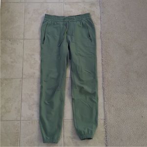 Lululemon license to train jogger